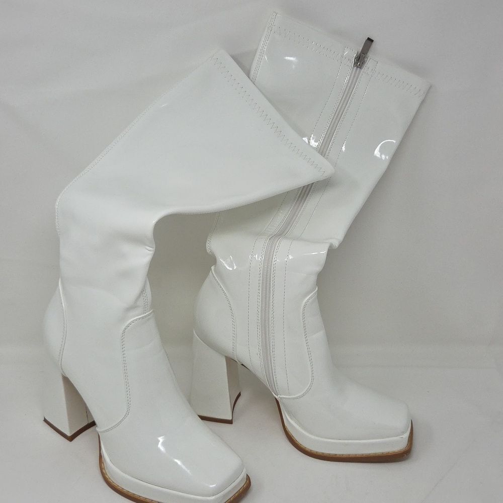 Elegant White Patent Heeled Boots
